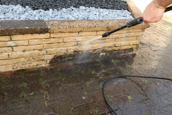 Cost of Retaining Wall Power Washing in Clifton Park